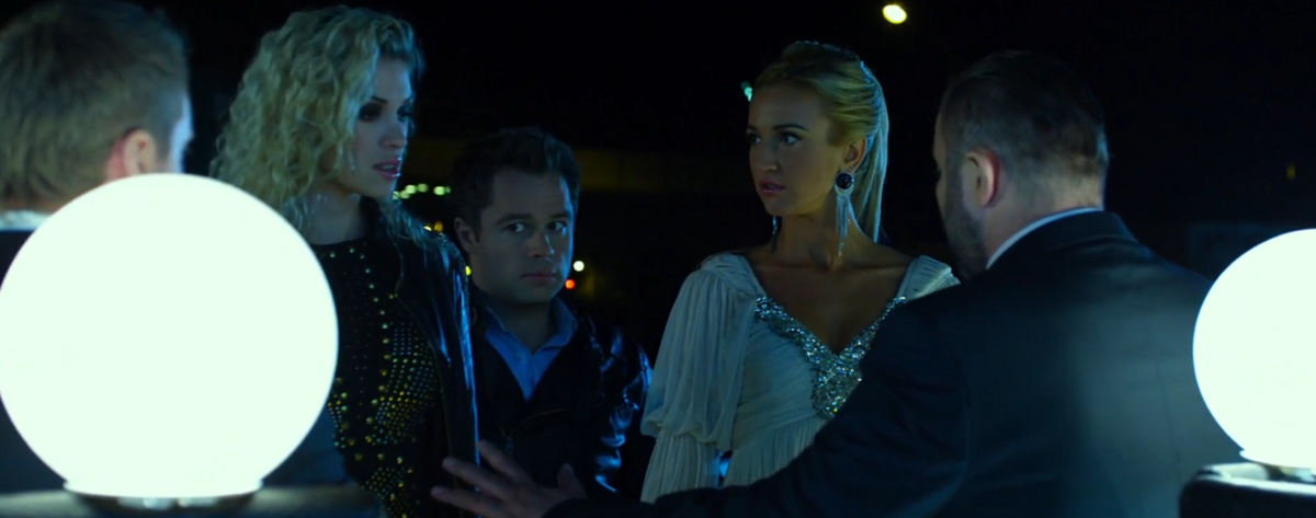 Кадр из к/ф "Бармен" (2015)