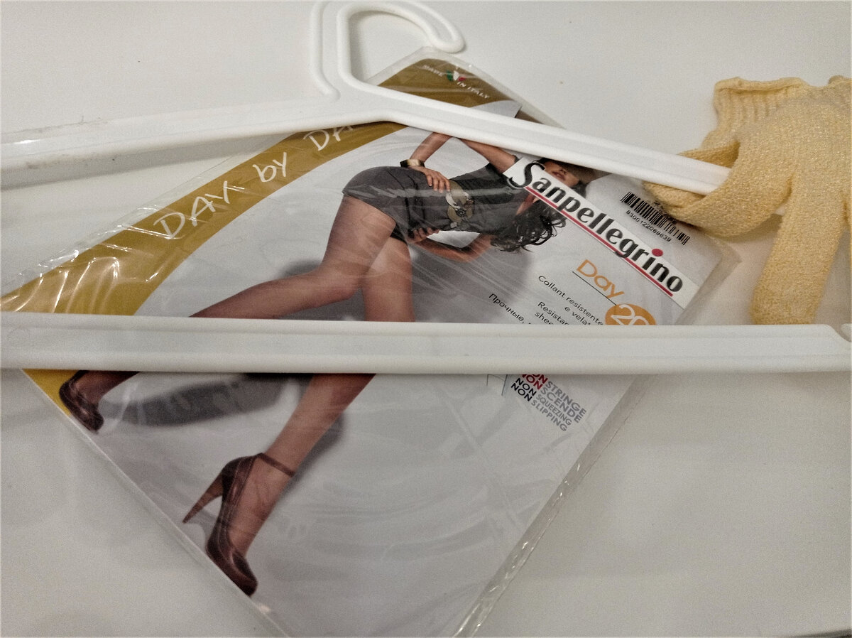 У любой хозяйки найдутся дома приспособления, чтобы смастерить "Ловушку для пыли"