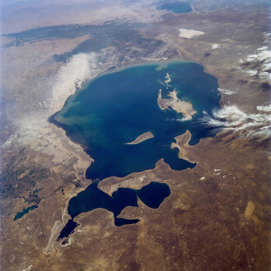 Исчезнувшие моря. Озеро Арал Казахстан. Аральское море. Аральское море море озеро. Аральское море 2020