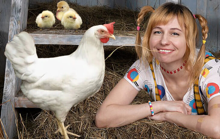 У нас, если показывают своих птичек, хрюшек, телят, то только с соломинкой в зубах у гостя. Как говорит моя тётушка, чтоб не ахала и не охала. Короче от “сглаза”. Фото из открытых источников