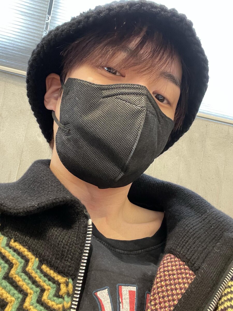 "У меня порез на подбородке"