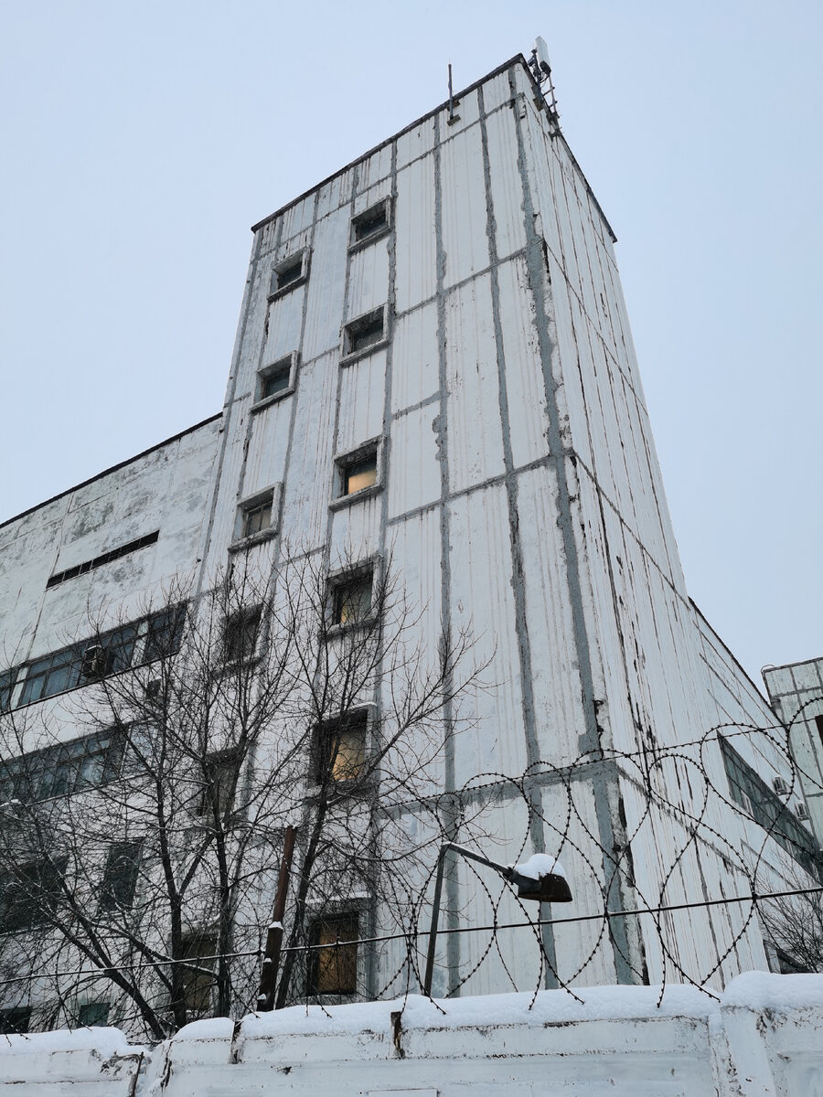 Старый заводской корпус