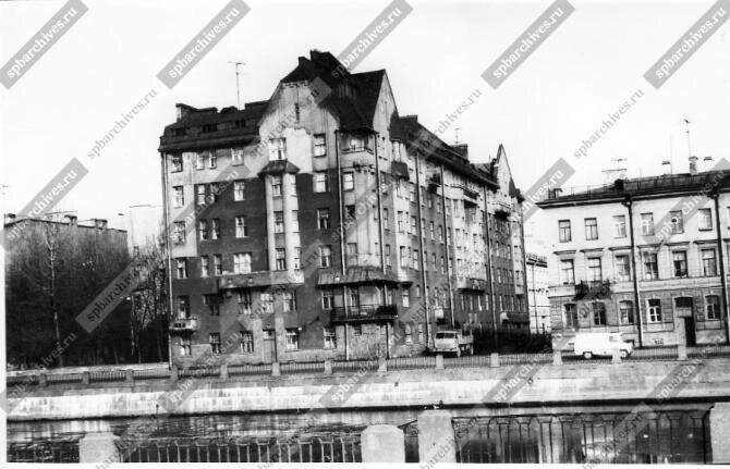 1976