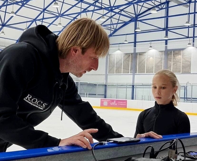 Евгений Плющенко с Вероникой Жилиной фото из Вк figureskating_love