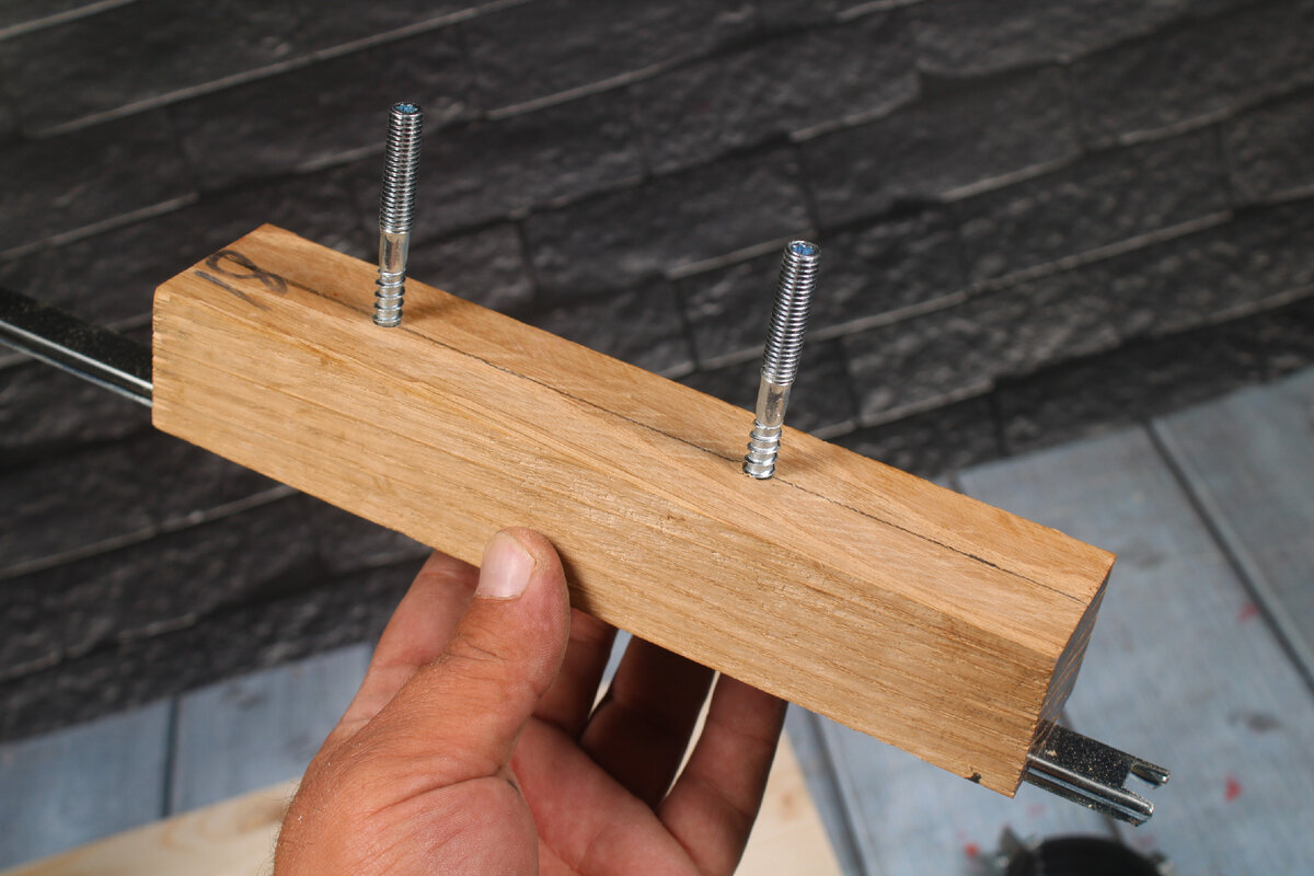 Как быстро и просто сделать аналог сверлильного станка с помощью обычного шуруповерта