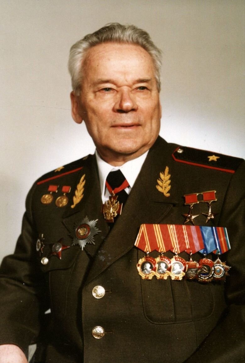 Михаил Тимофеевич Калашников