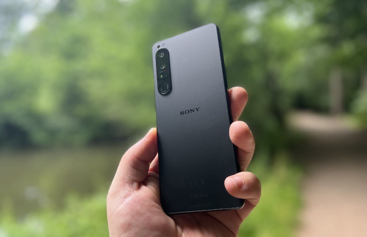    Флагман от Sony напичкан эксклюзивным софтом, который пригодится далеко не каждому. Фото: androidplanet.nl