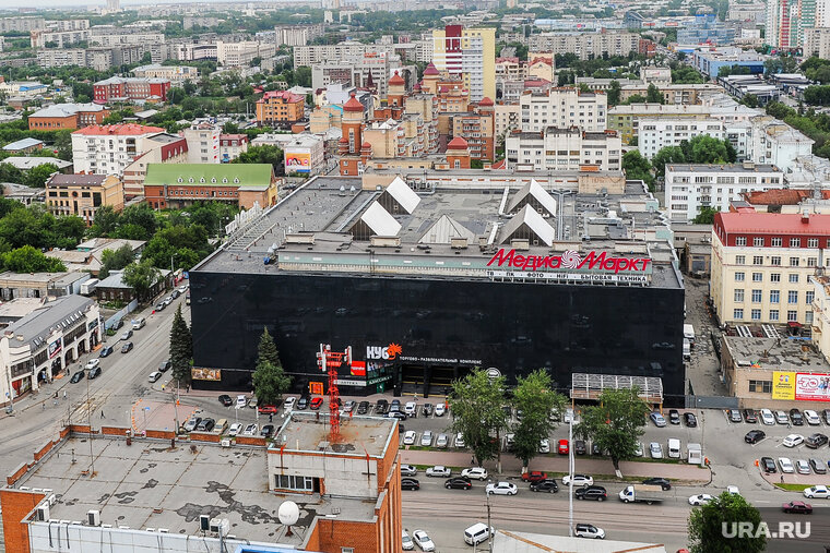    В ТРК продают крупный магазин с отдельным входом