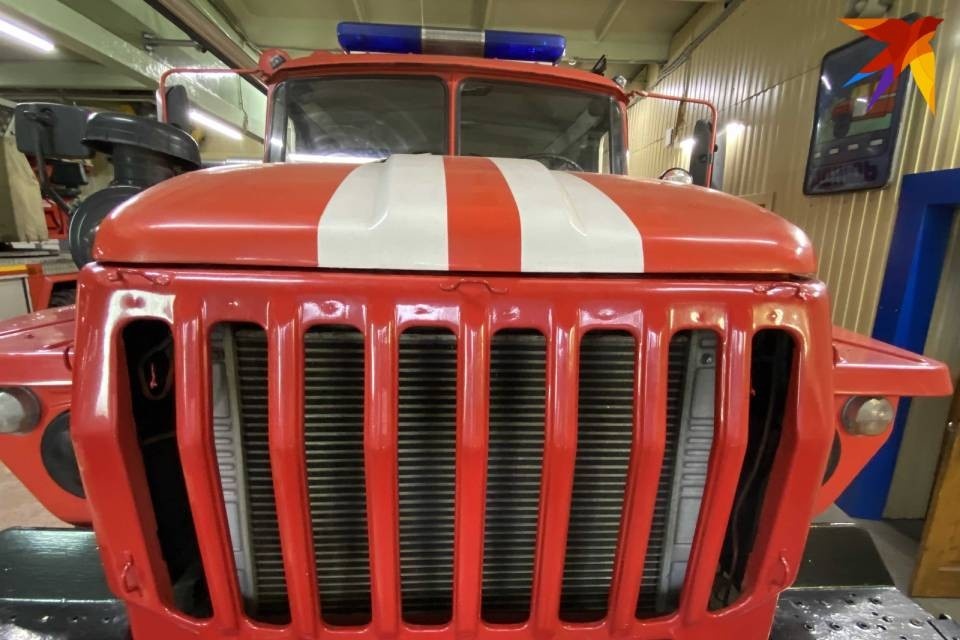     На месте работали четыре пожарных расчета. Мария ПАШЕНКОВА