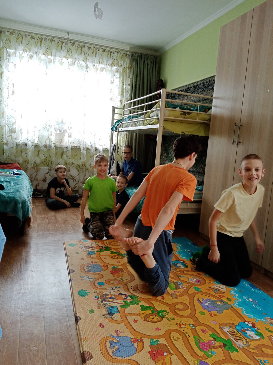 Когда есть с кем побеситься)) 