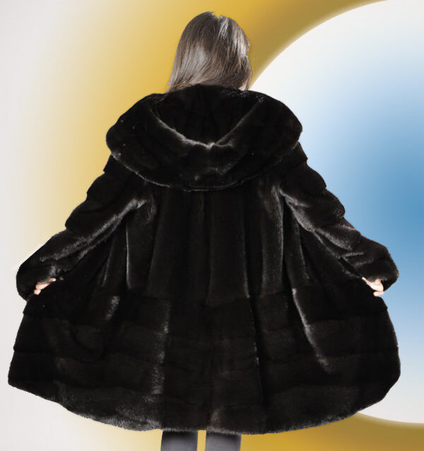 Шубка из меха Blacklama