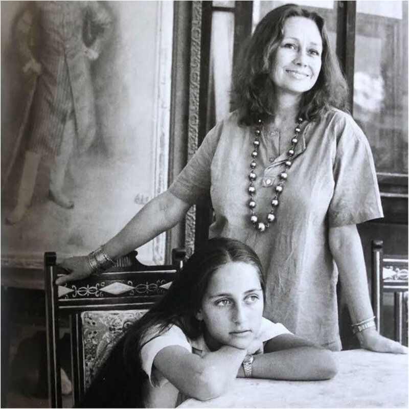 Санджана и Дженнифер