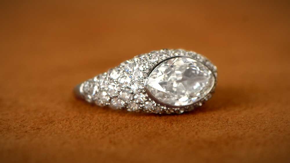 Антикварное кольцо в бриллиантом в огранке Маркиза от Картье