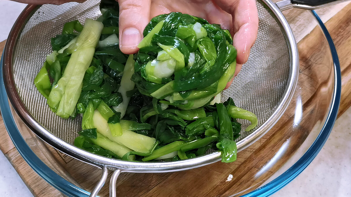 Беру много зелёного лука и еще понемногу других овощей и вот какую вкусную  закуску готовлю (делюсь рецептом) | Розовый баклажан | Дзен