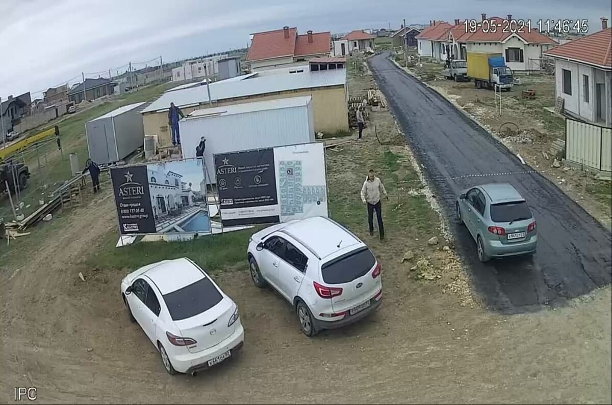 Поселок будет сдаваться с асфальтовыми дорогами, подключенными коммуникациями