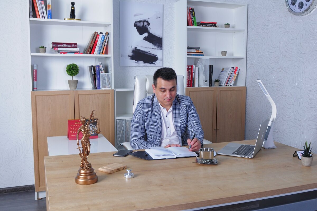 Юрист по арбитражным делам ЮБ "Консалтинг эн Право". @Все права защищены.2021