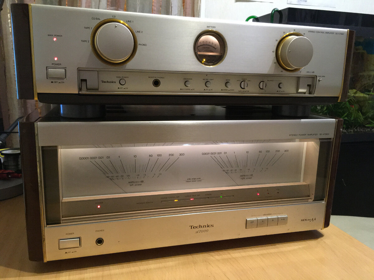 Оконечник Technics SE-A7000 с предусилителем Technics SU-C7000