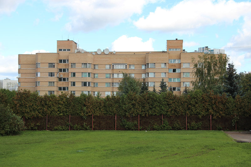 дом чазова. москва, осенняя улица, дом 4, корпус 2. осенняя, 4/2. осенняя дом 2. осенний бульвар дом 2.