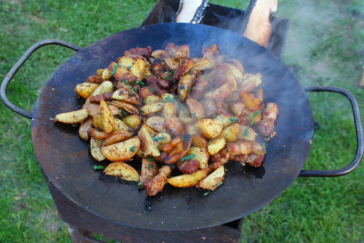 Сделал себе сковороду садж из диска от бороны. Теперь могу нажарить мяса  сразу на большую компанию | Дилетант на кухне | Дзен