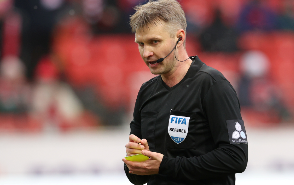 FIFA referee Сергей