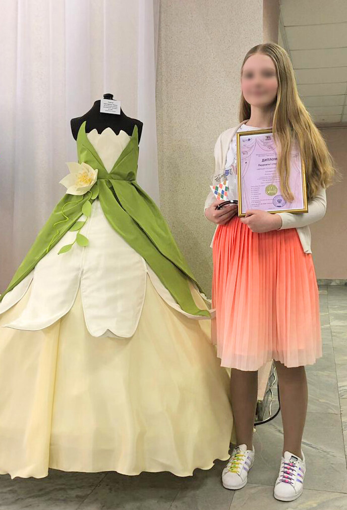 Костюм принцессы Тианы. Сшила девочка 10-ти лет!