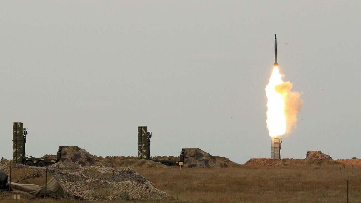    Украинская зенитно-ракетная система С-300ПС/ПТ во время ученийCC BY 4.0 / Ukrainian Air Force / UA anti-air training 2021 S-300