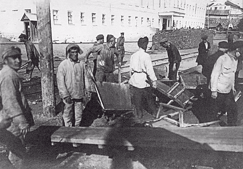 Соловецкий лагерь особого назначения – СЛОН