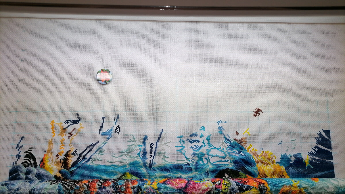 Самая верхняя линия разметки - и есть середина всей работы. 