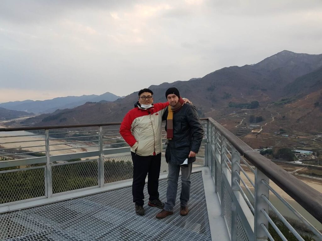 Вид со смотровой площадки Starway Hadong в правильном направлении и с правильными людьми