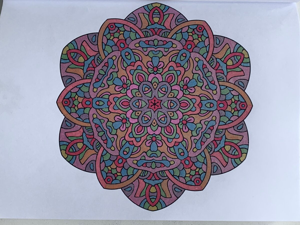 Детали мандал оптимального размера: они не слишком крупные и не слишком мелкие. Листайте галерею>>