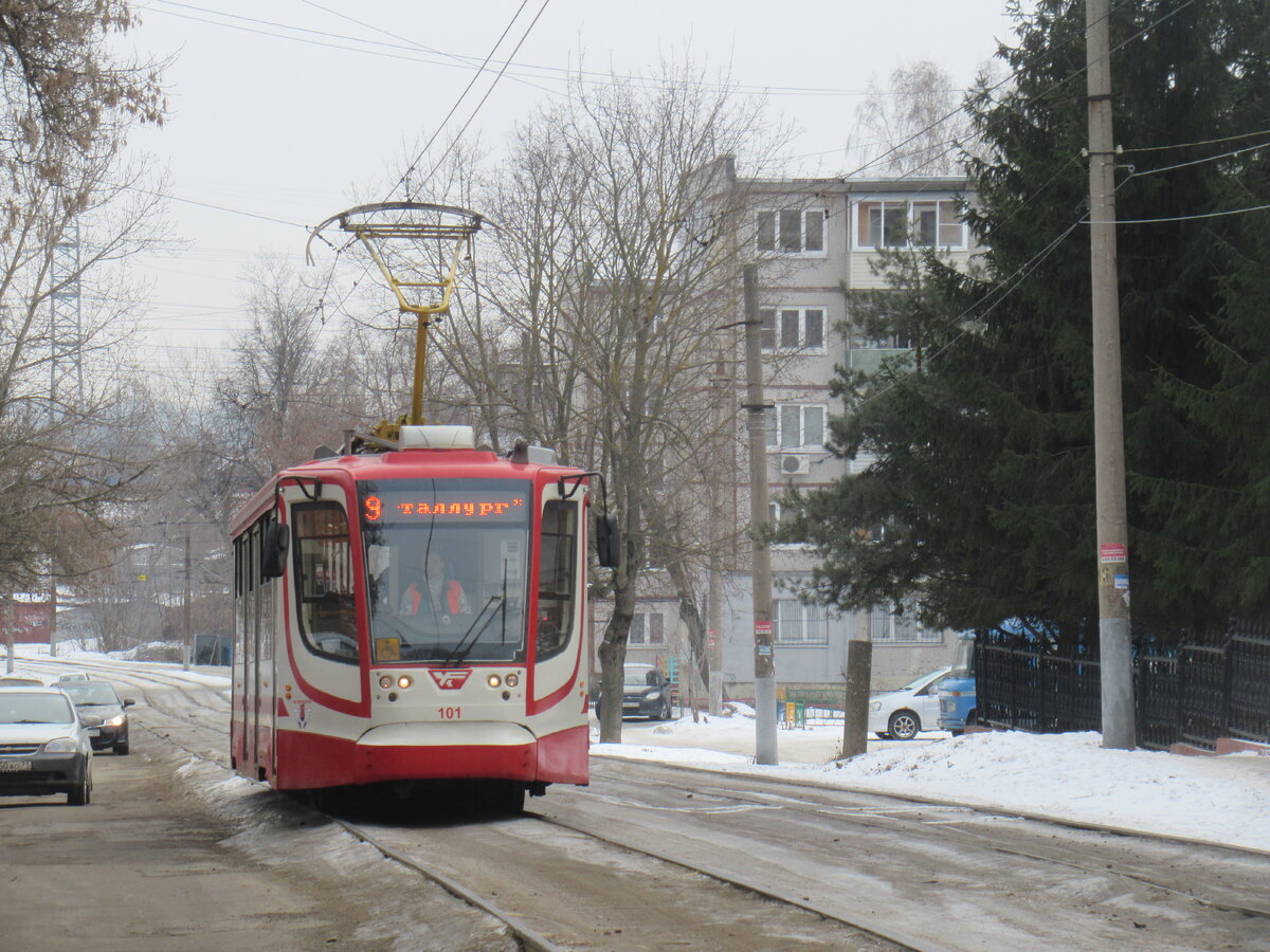71-623-02 номер 101, на текущий момент самый современный трамвай в Туле, передан безвозмездно из столицы, Краснодар за такие бу в Таганроге деньги платил, а тут некоторые туляки недовольны такому подарку