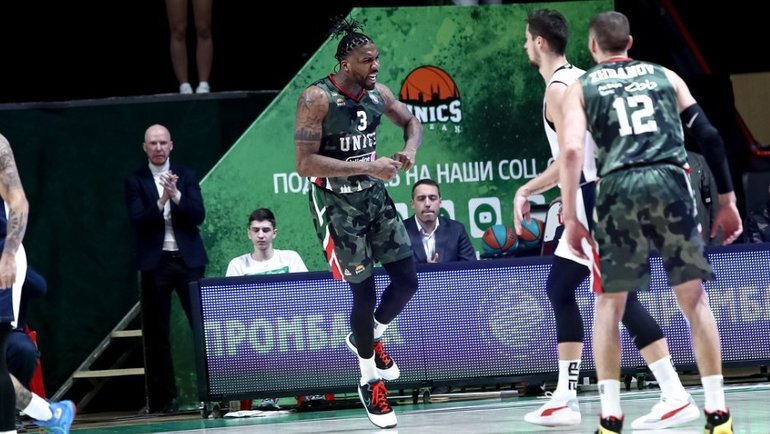    Джален Рейнольдс (3-й номер).Ксения Богданова/БК УНИКС