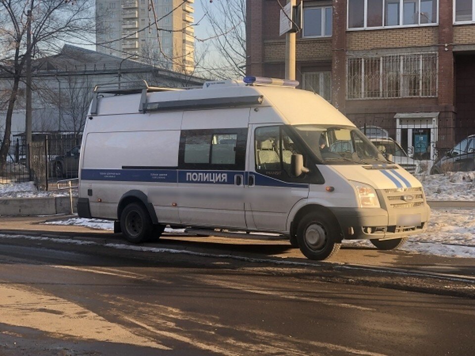     Полицейские устанавливают личность и разыскивают нарушителя.  ИВАНОВА Диана