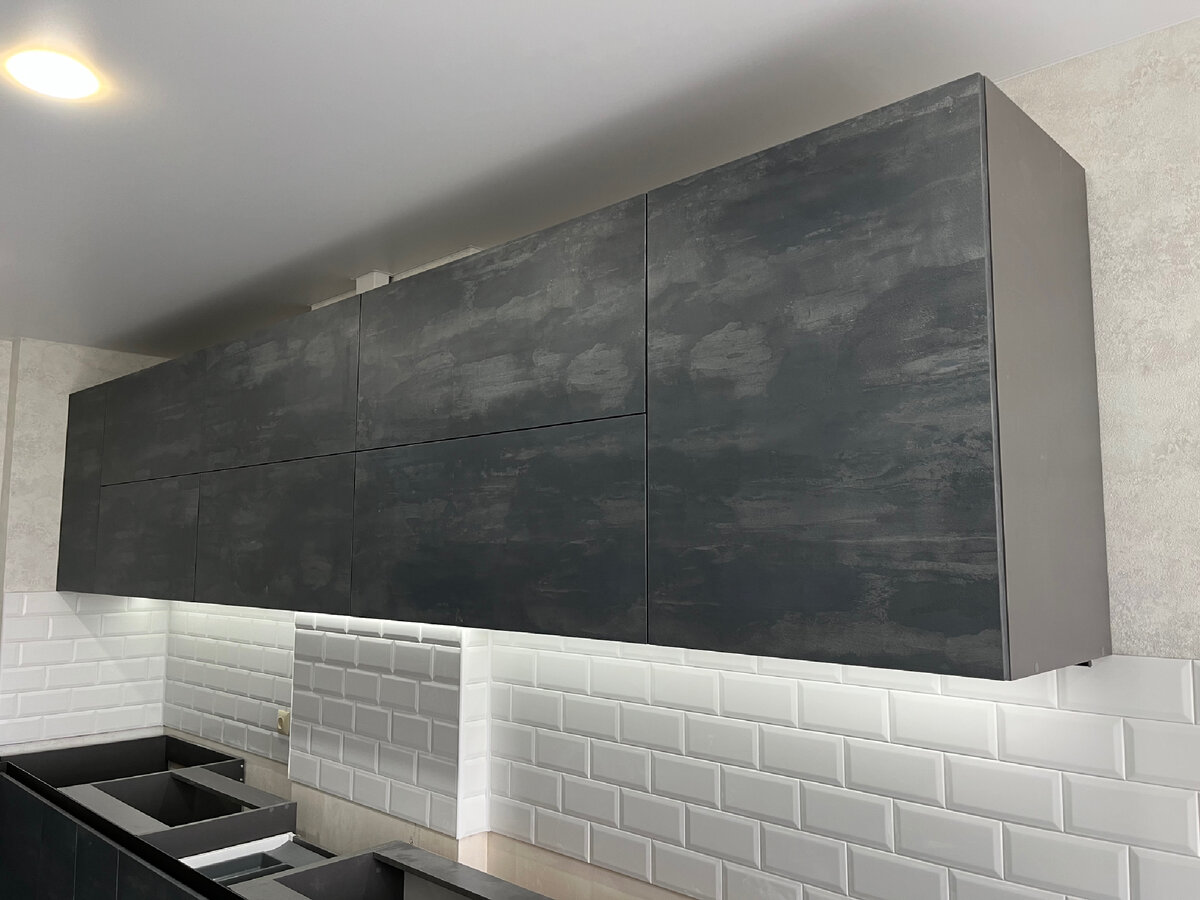 Верхние шкафы без ручек