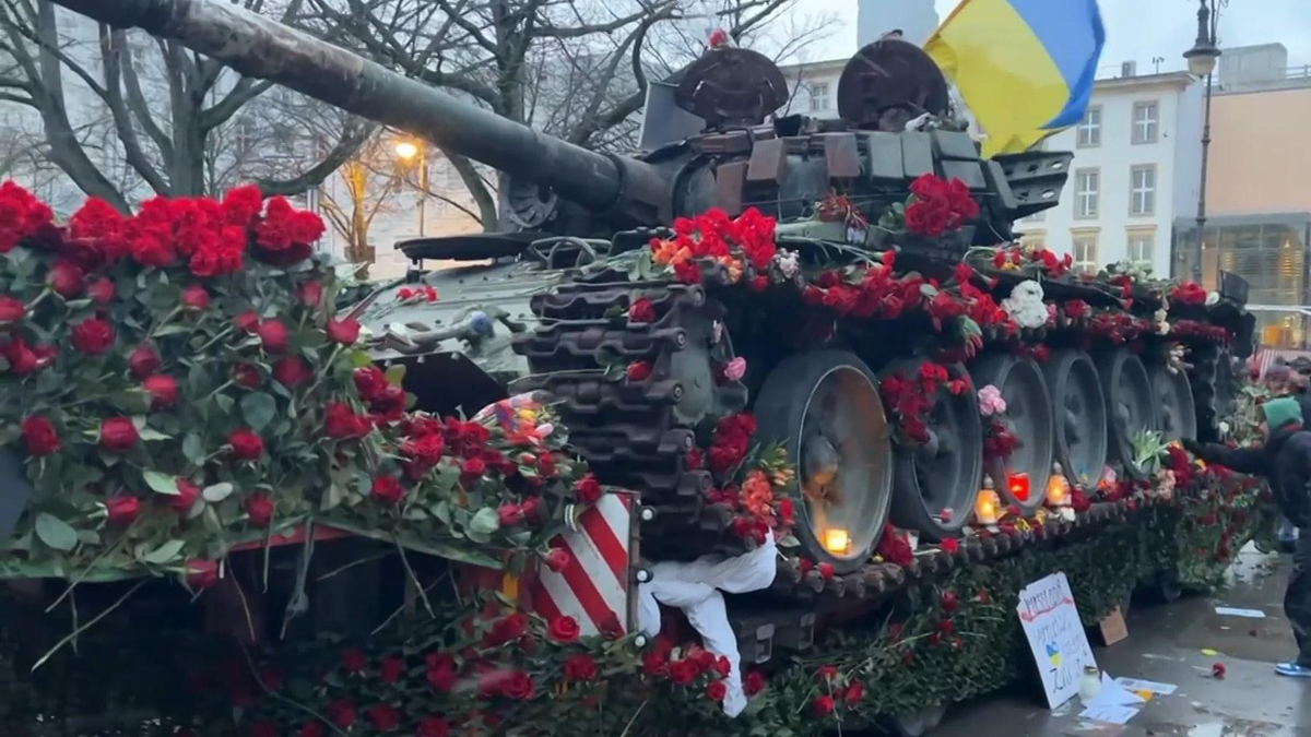 Цветы русскому танку 2. Берлин