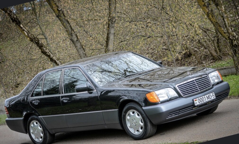 Mercedes-Benz W140 — серия флагманских моделей S-класса немецкой торговой марки Mercedes Benz. Официальная презентации состоялась в марте 1991 года на Женевском автосалоне. Серия пришла на смену автомобилям Mercedes-Benz W126, которые, несмотря на свой коммерческий успех, морально и технически устарели к началу 90-х годов.