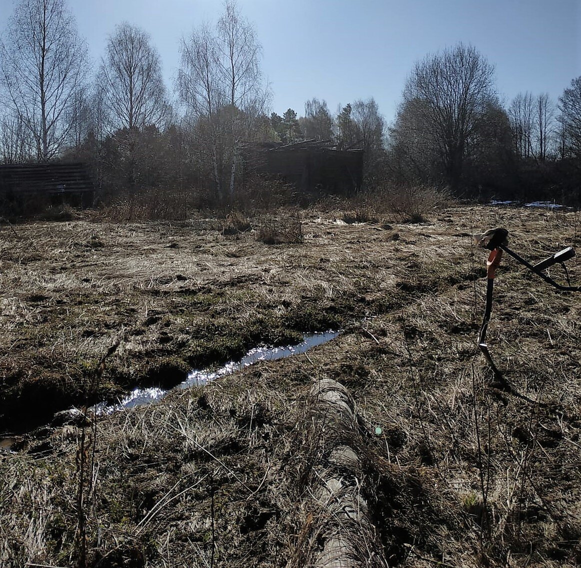 Затопленный противопожарный ров. 