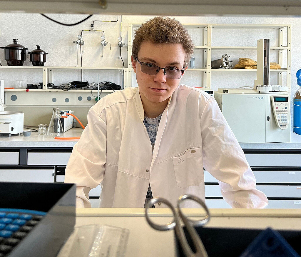 ученый дизайнер. рабочий коллектив. курсы для сотрудников лаборатории. обучение научный сотрудник. михаил викторович мгту.