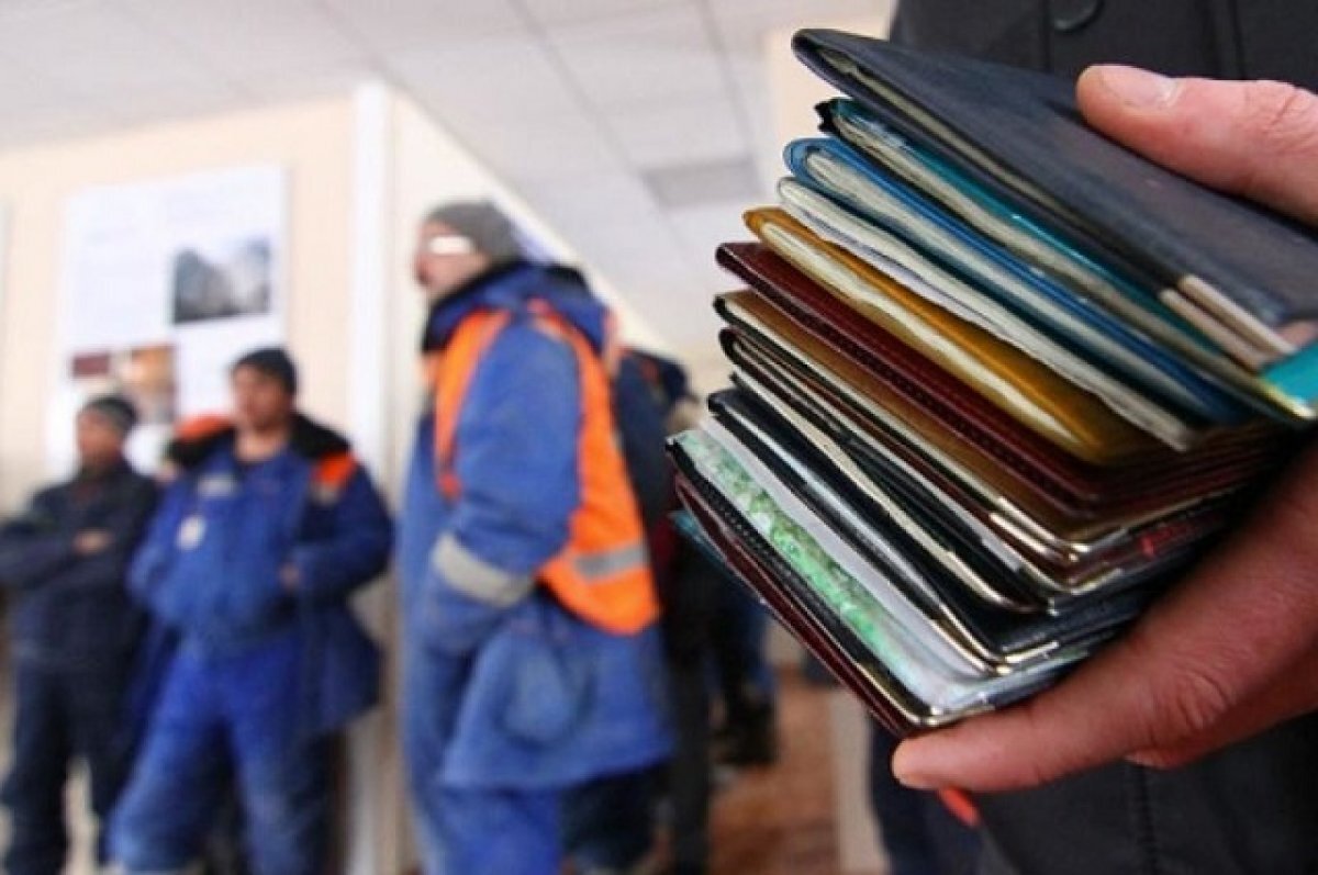    Двое жителей Владимира фиктивно прописали у себя более 120 мигрантов