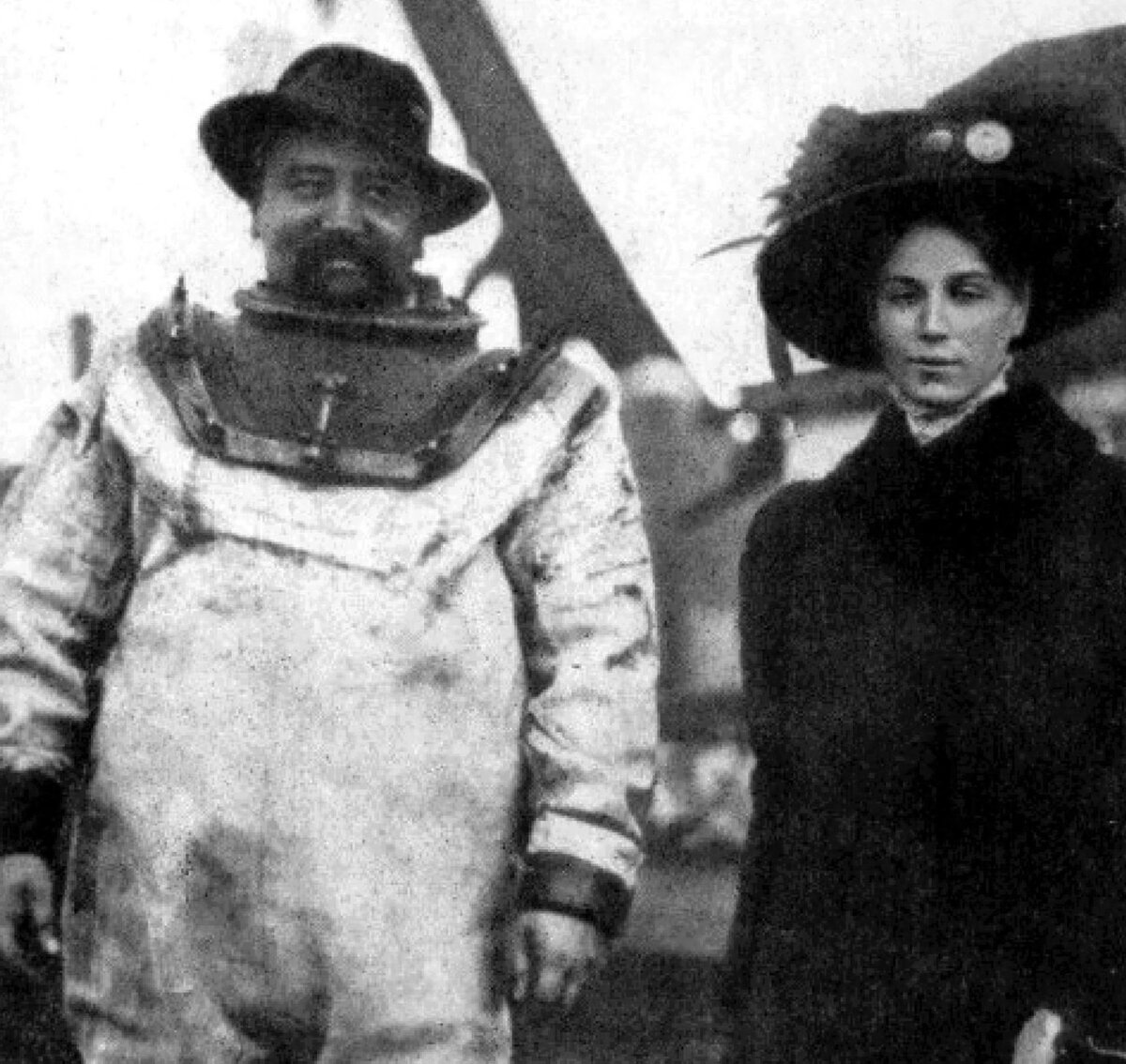 Куприн в водолазном снаряжении (фрагмент), из собрания А.Ю. Следкова