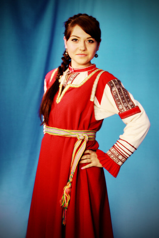 Коми головной убор "сорока". Коми женщины фото. Финно - угорская нация, джен. Коми-пермяки внешность женщины. Красивые коми девушки.