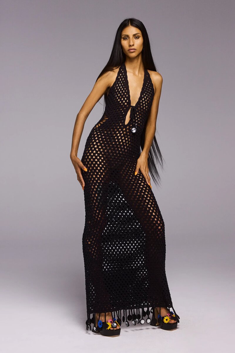 Источник фото: https://www.vogue.com/fashion-shows/resort-2023/moschino