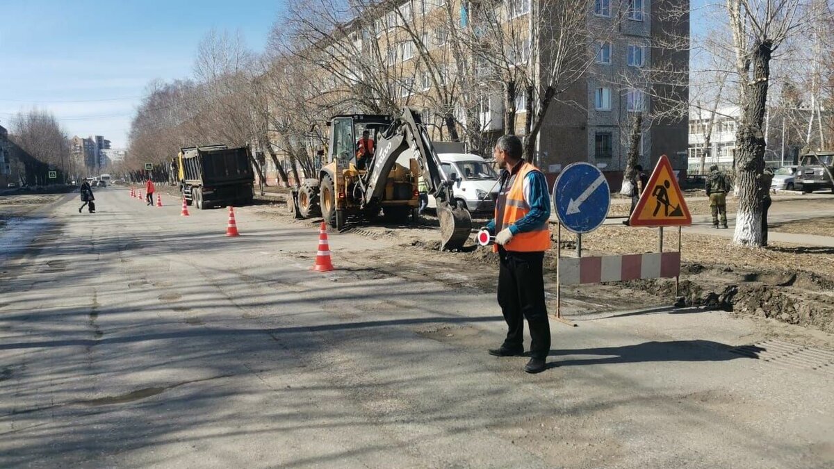     С приходом тепла подрядчики занялись комплексным ремонтом дорог, поставленных в план этого года по нацпроекту.