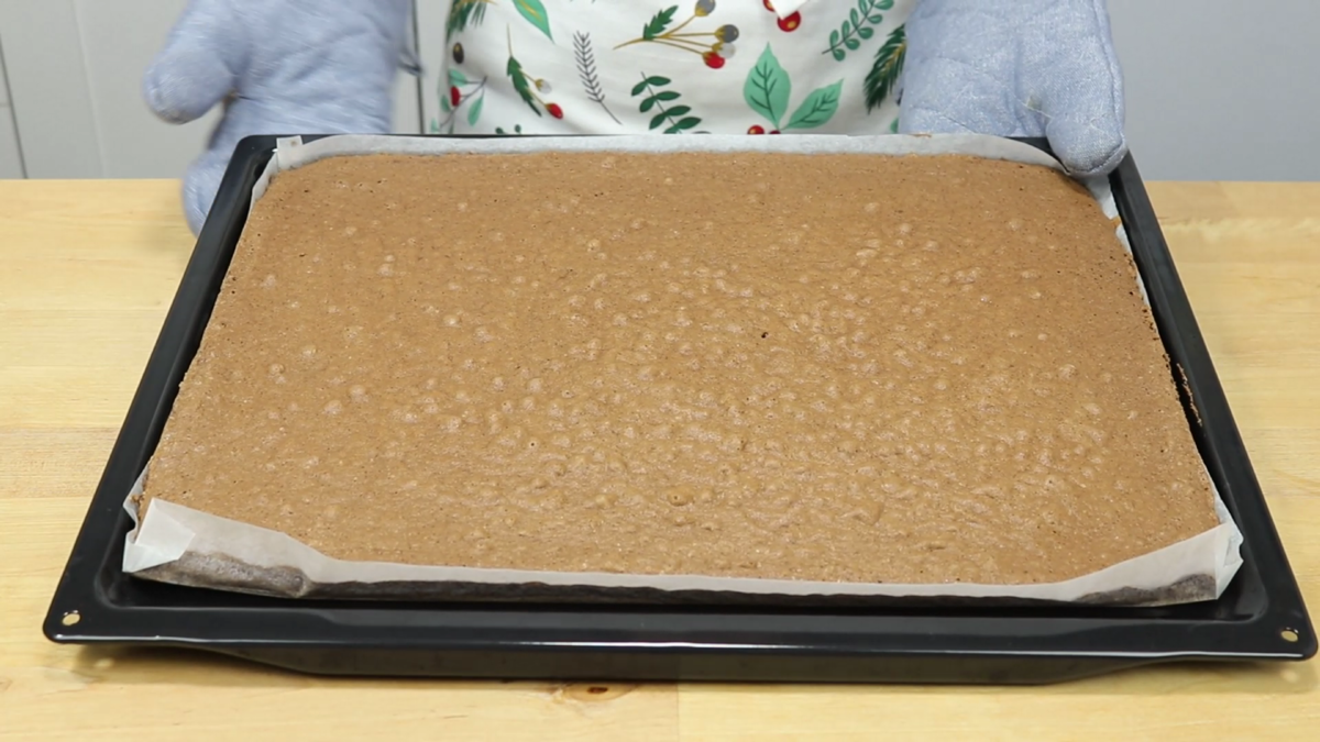 Чем можно заменить пергаментную бумагу в духовке. Бисквит выпеченный на пергаменте. Пирожное чудо шоколадное с капучино. Не сильно выровненный торт из шоколадных бисквитов. Кекс капучино шокол 2,5кг (30сут) сладкий рай.