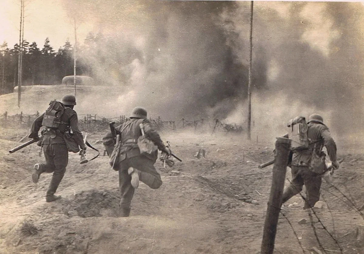 Бой немецких солдат. Солдаты вермахта 22 июня 1941. Немецкие солдаты 1 мировой войны в бою. Вермахт солдат второй мировой войны 22 июня. 2 Мировая война солдаты вермахта.