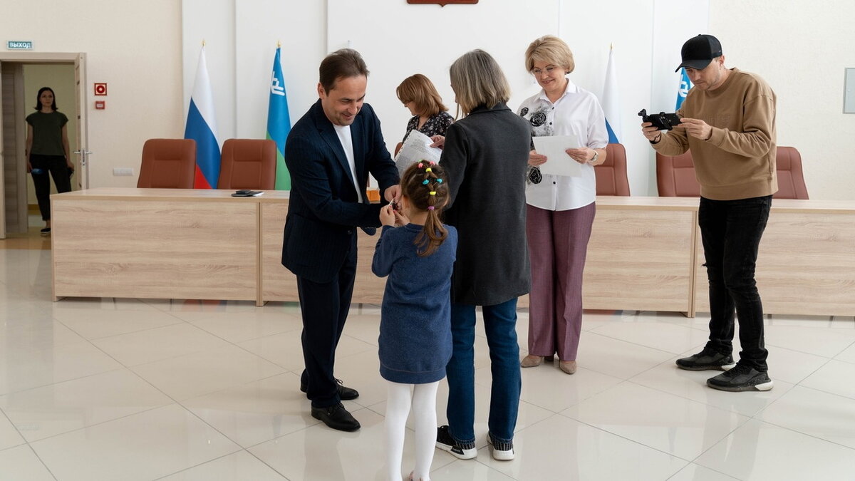    13 няганских семей заедут в новые квартиры