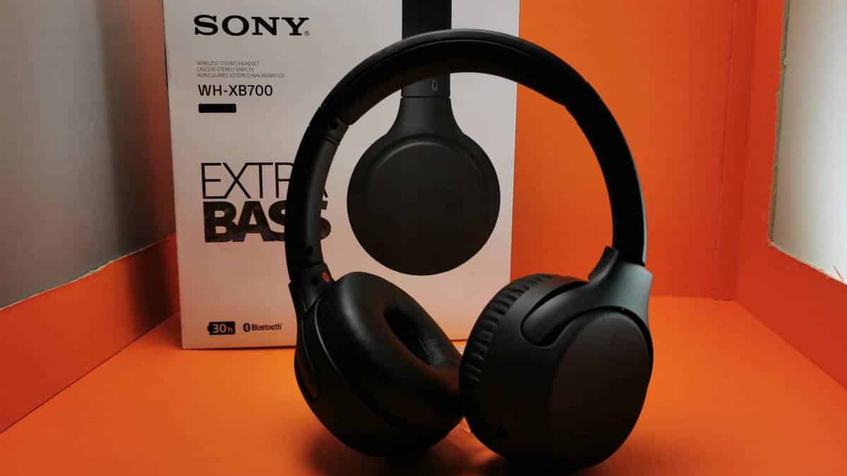 Sony WH-XB700. (Источник картинки -https://goo.su/5czl )