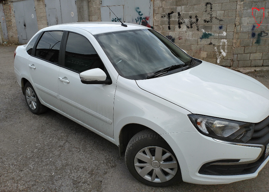 Все намеки на ремонт кузова были скрыты под пластиком багажника...