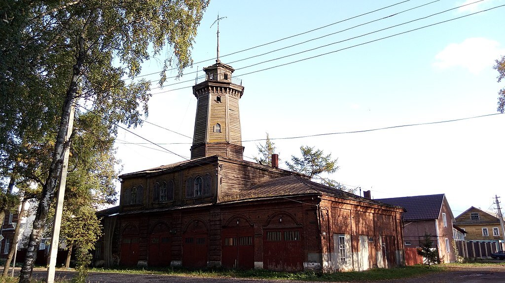 Пожарная каланча в г. Осташков. Фото: ru.wikipedia.org