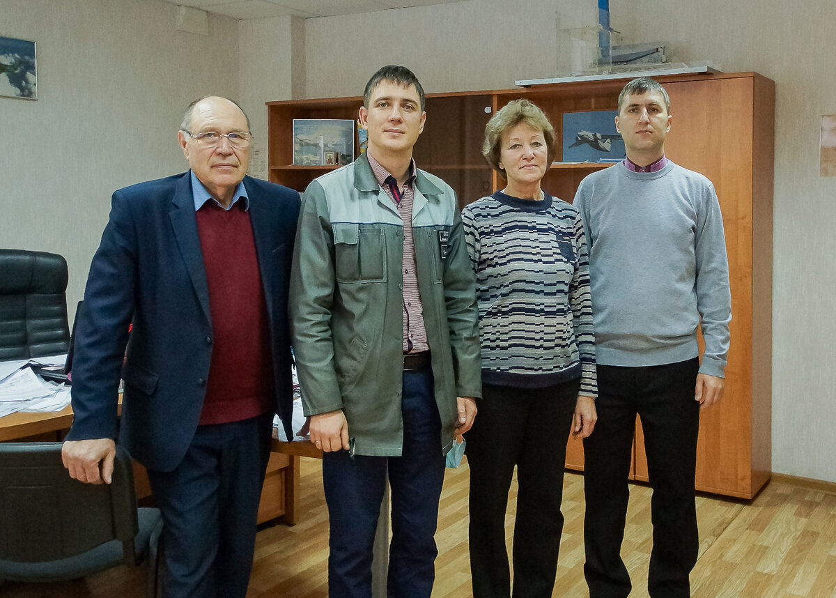 На заводе ВАСО их поддержали главный технолог Максим Кузнецов, заместитель технического директора Виктор Соловьев, главный специалист по ПКМ и НМ Павел Огурцов, ведущий инженер-технолог Людмила Дубовая. Руководство работами осуществлял заместитель главного конструктора по технологичности Владимир Куликов.